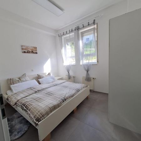 Pension Am Rathaus, 24H Check-In Mundelsheim Dış mekan fotoğraf